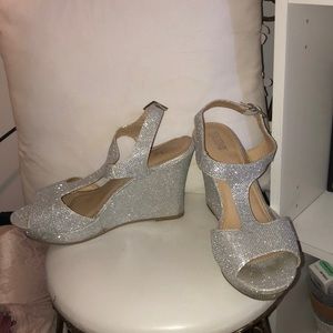Sliver sparkle prom shoes